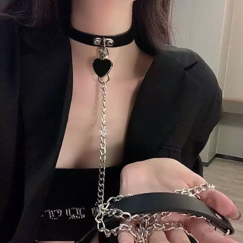 Midnight Heart Choker